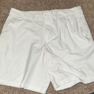 G/FORE White Flat Front Shorts Comfortable Casual Wear